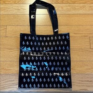 Elegant Black Four Seasons Sydney Leaf Pattern Tote Bag